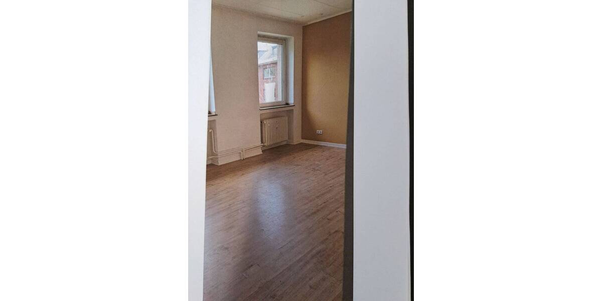 Etagenwohnung Duisburg Mittelmeiderich - 2 Zimmer, 80 m&sup2;, 700&euro; | Angebot:26779078