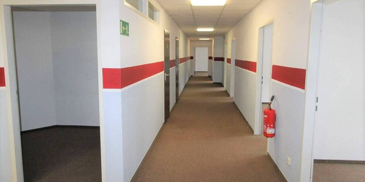 Gewerbeobjekt Krefeld Stadtmitte - 9 Zimmer, 214 m&sup2;, 1.200&euro; | Angebot:25684498