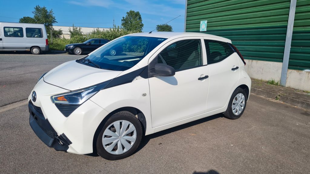 Toyota Aygo (X) 136.670 km 5.490 &euro; Duisburg 47229