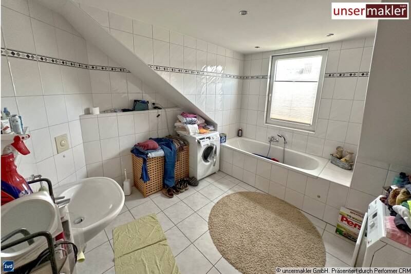 Etagenwohnung Duisburg Huckingen - 4 Zimmer, 116 m&sup2;, 318.000&euro; | Angebot:26157526