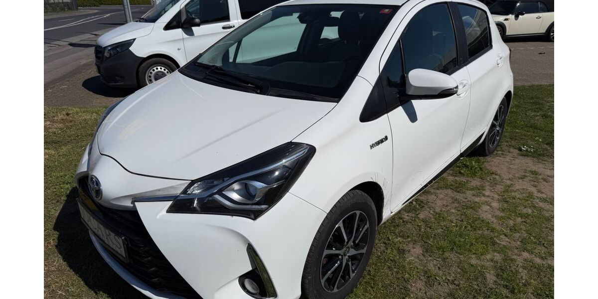 Toyota Yaris 82.212 km 13.450 &euro; Kamp-Lintfort 47475