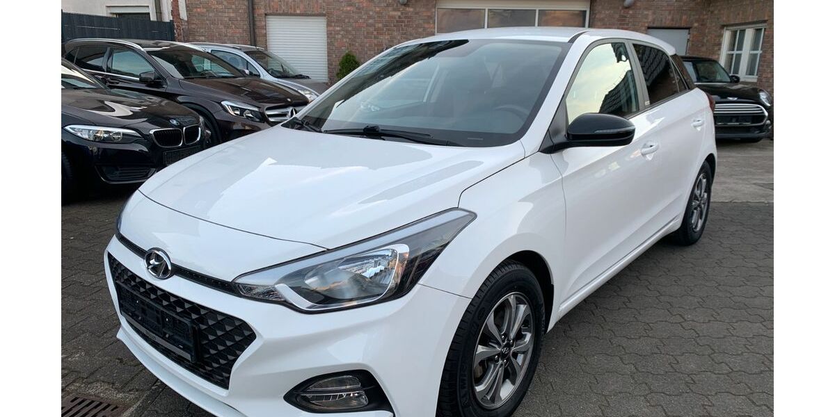 Hyundai i20 13.000 km 14.400 &euro; Moers 47443