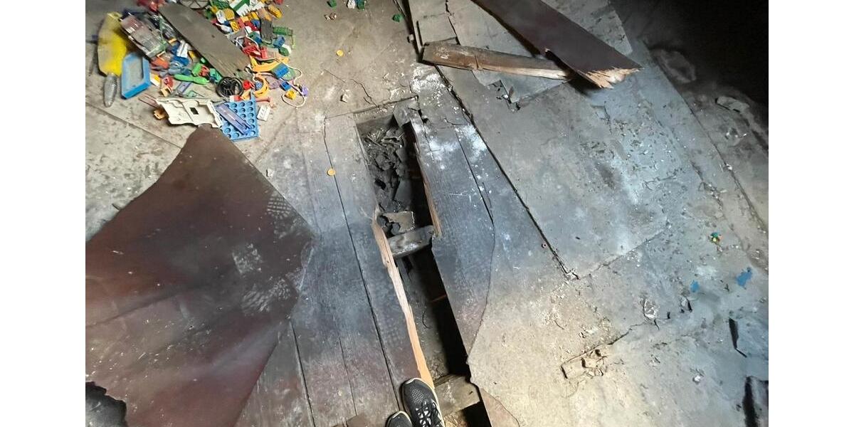 Dachgeschoßwohnung Krefeld Cracau - 5 Zimmer, 114 m&sup2;, 55.000&euro; | Angebot:25989556