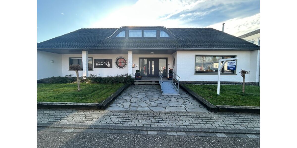 Provisionsfrei* Großzügiges Einfamilienhaus mit ELW - provisionsfrei - - Einfamilienhaus Sonsbeck | Angebot:25752053