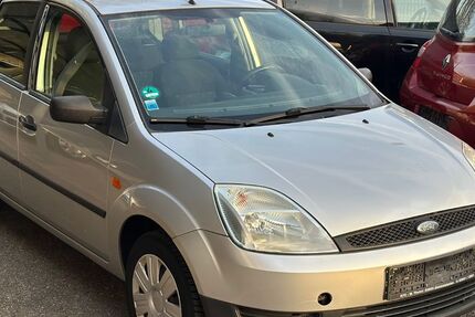 Ford Fiesta 165.000 km 1.499 &euro; Essen 45326