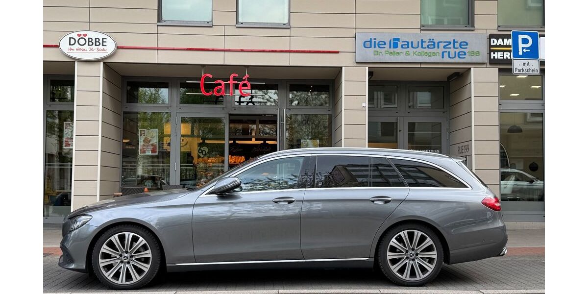 Mercedes-Benz E 300 146.997 km 22.995 &euro; Duisburg 47167