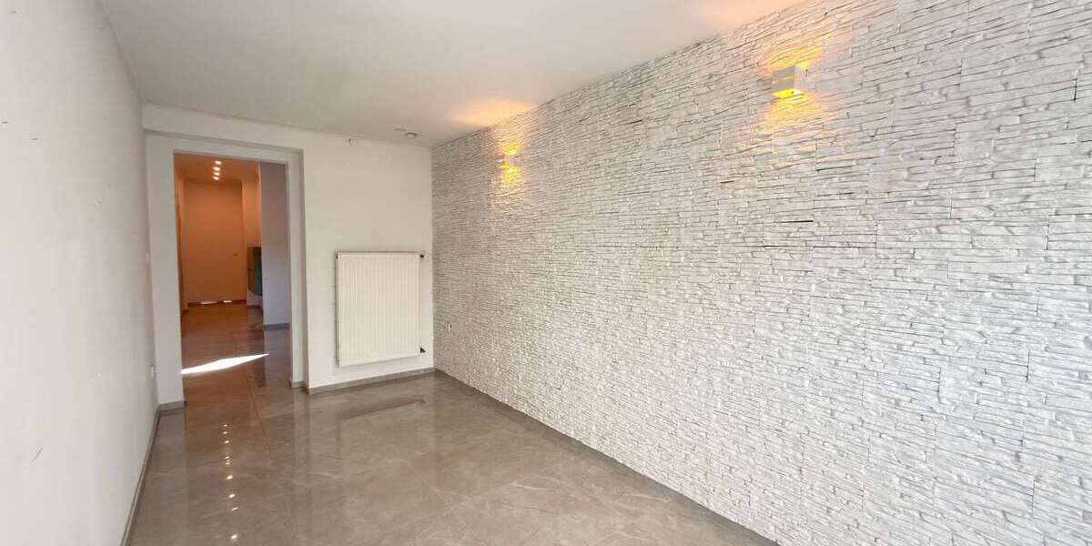 Kernsanierte Doppelhaushälfte mit ca. 106 m² Fläche, Garten, Garage und Einbauküche - Doppelhaushälfte Duisburg Hamborn | Angebot:27052641
