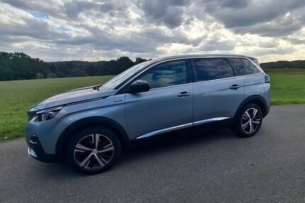 Peugeot 5008 92.815 km 16.999 &euro; Essen 45219