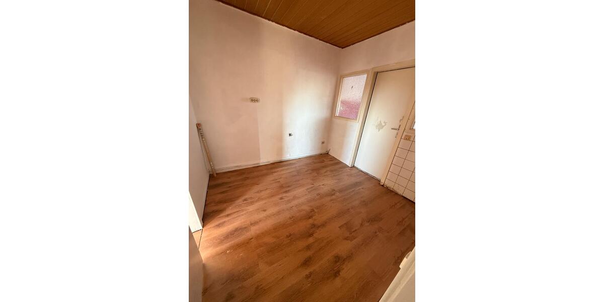 Dachgeschoßwohnung Gelsenkirchen Gelsenkirchen-Nord - 2 Zimmer, 77 m&sup2;, 450&euro; | Angebot:26005024