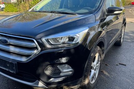 Ford Kuga 109.000 km 9.300 &euro; Essen 45147