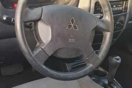 Mitsubishi Space Star 194.000 km 1.200 &euro; Dinslaken 46537