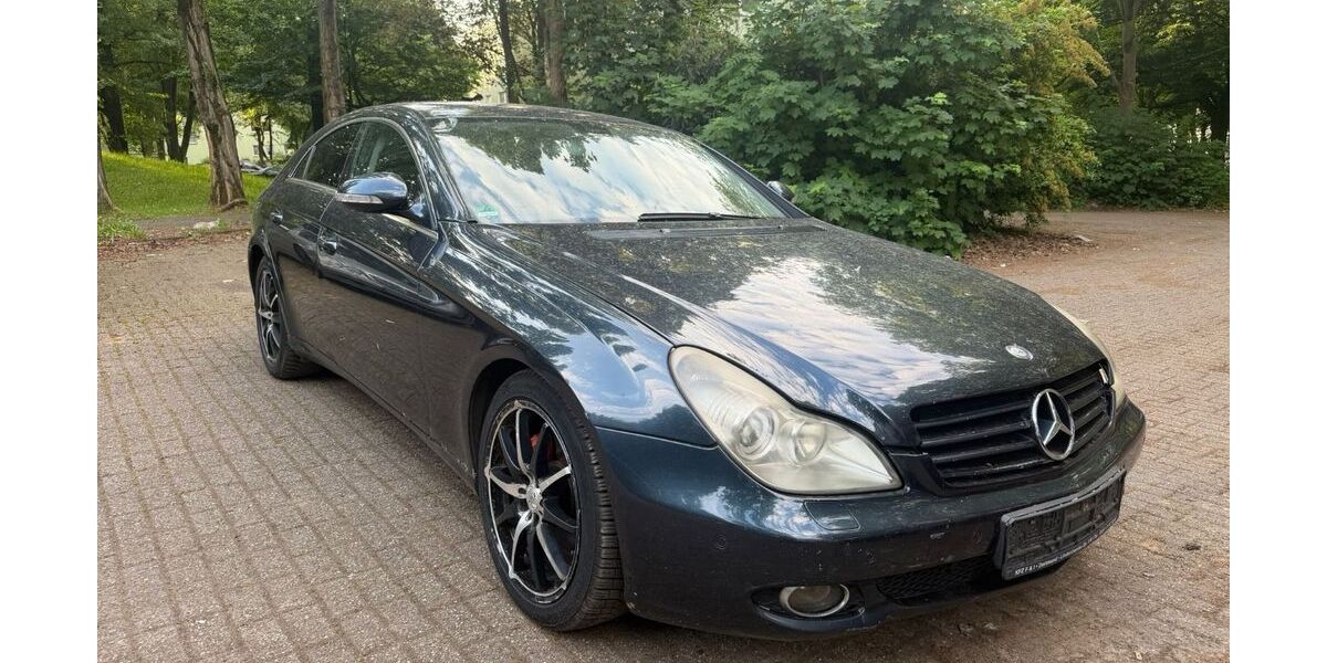 Mercedes-Benz CLS 500 322.244 km 2.990 &euro; Duisburg 47179
