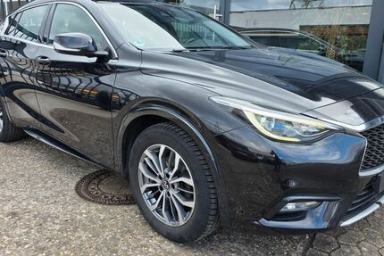 INFINITI Q30 183.544 km 8.390 &euro; Essen 45279