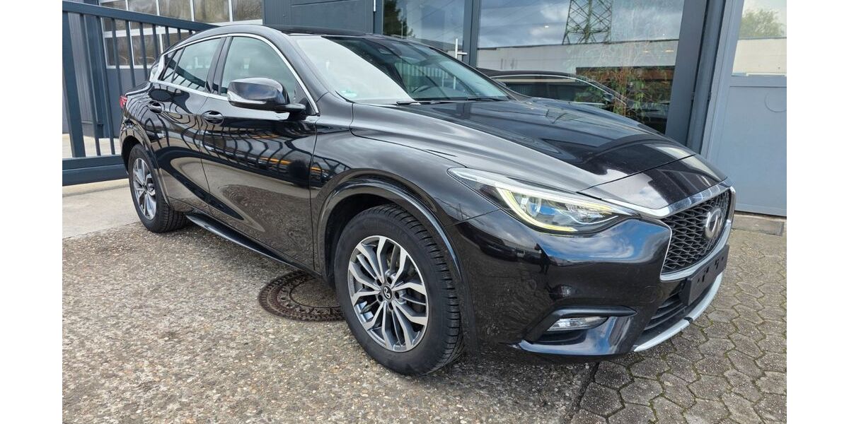 INFINITI Q30 183.544 km 8.390 &euro; Essen 45279