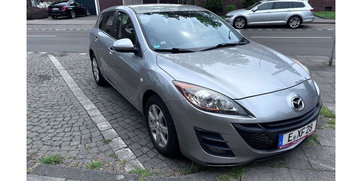 Mazda 3 92.000 km 5.400 &euro; Essen 45329