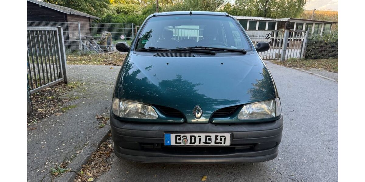 Renault Scenic 106.456 km 1.990 &euro; Essen 45356