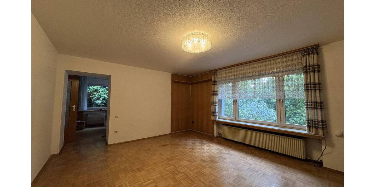 Einfamilienhaus Essen Bergerhausen - 8 Zimmer, 180 m&sup2;, 395.000&euro; | Angebot:26583846