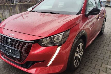 Peugeot 208 17.741 km 17.490 &euro; Essen 45307