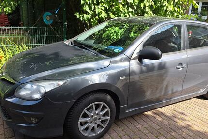 Hyundai i30 90.027 km 4.700 &euro; Oberhausen 46145