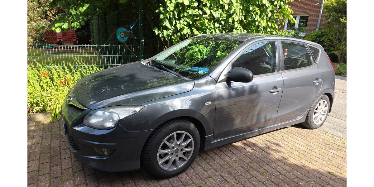 Hyundai i30 90.027 km 4.700 &euro; Oberhausen 46145