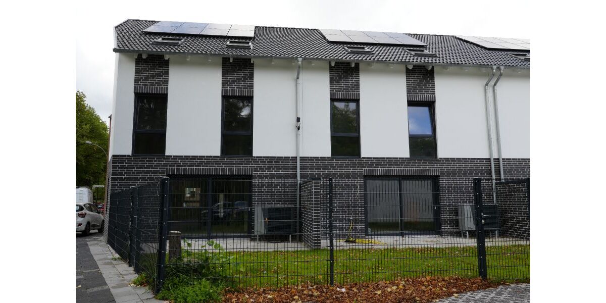 Provisionsfrei* Eckhaus EFH Endhaus mit PV 10,4 KW+Garage 140m zum Rheinufer Energiebedarf 22,4 kWhm2a - Einfamilienhaus Duisburg Essenberg | Angebot:26163676