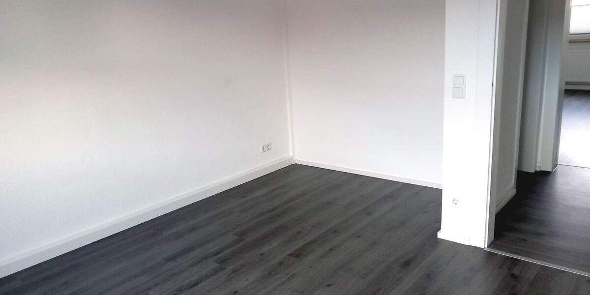 Etagenwohnung Oberhausen Osterfeld-West - 2 Zimmer, 70 m&sup2;, 598&euro; | Angebot:26261524