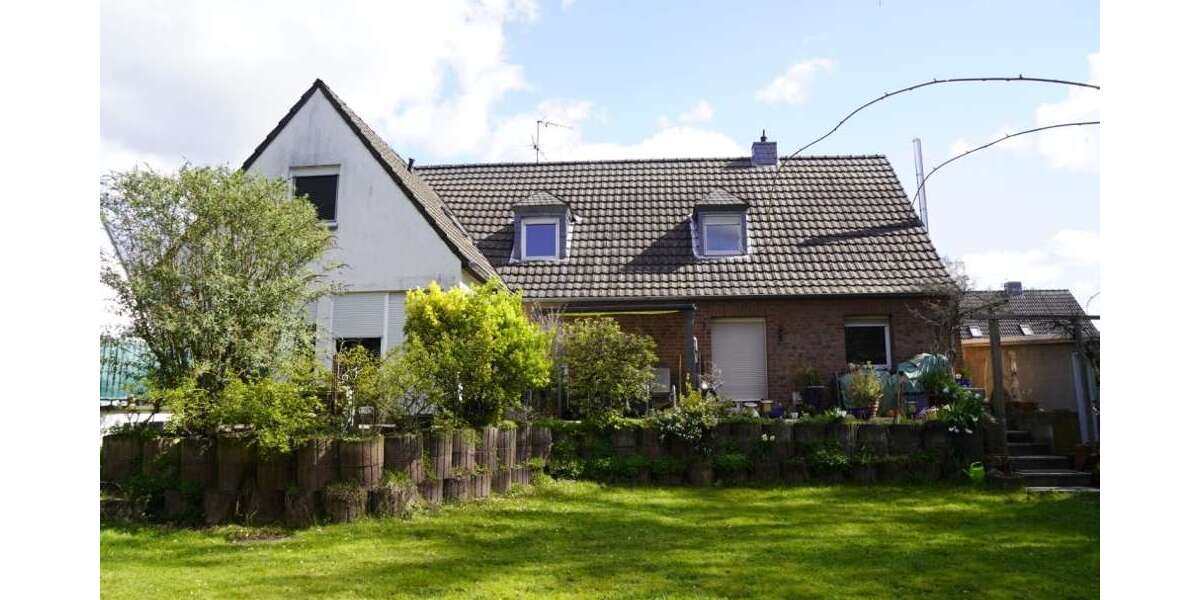 Einfamilienhaus Krefeld Gartenstadt - 7 Zimmer, 186 m&sup2;, 380.000&euro; | Angebot:26091610