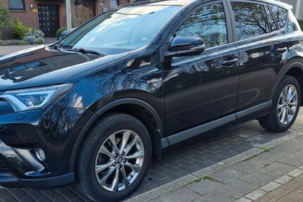 Toyota RAV 4 136.500 km 17.800 &euro; Oberhausen 46149