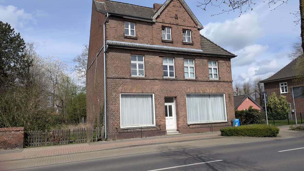 Einfamilienhaus Xanten Marienbaum - 8 Zimmer, 200 m&sup2;, 289.000&euro; | Angebot:26217459