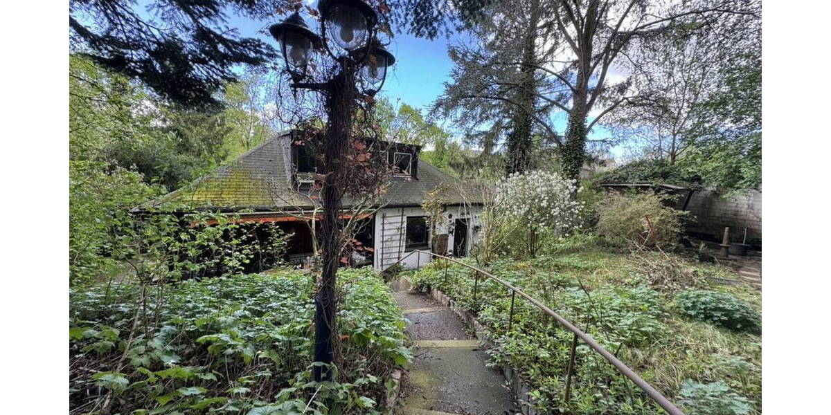 Einfamilienhaus Essen Bergerhausen - 8 Zimmer, 180 m&sup2;, 395.000&euro; | Angebot:26583846