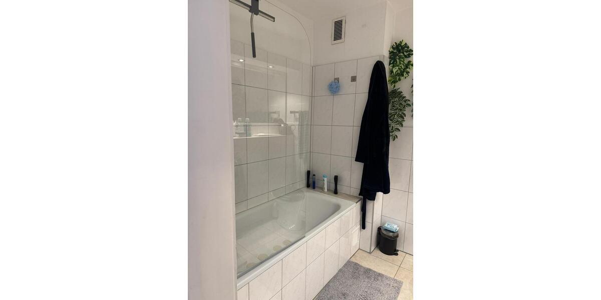 Etagenwohnung Krefeld Cracau - 2 Zimmer, 64 m&sup2;, 630&euro; | Angebot:25181567