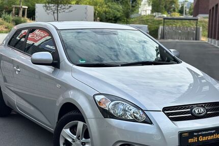 Kia ceed / Ceed 154.000 km 3.490 &euro; Essen 45145