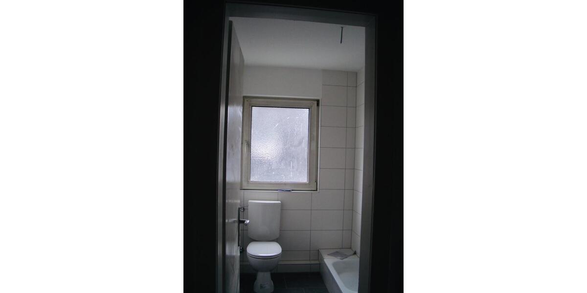 Dachgeschoßwohnung Essen Stadtbezirk V - 2.5 Zimmer, 54 m&sup2;, 375&euro; | Angebot:25251464