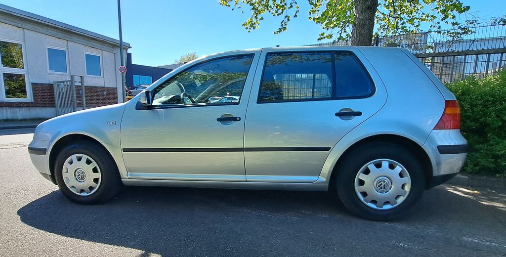 VW Golf 135.000 km 2.990 &euro; Essen OT Westviertel 45127