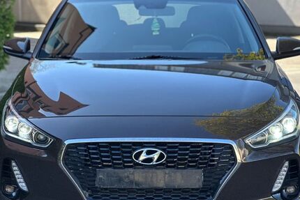 Hyundai i30 223.819 km 7.999 &euro; Essen 45276