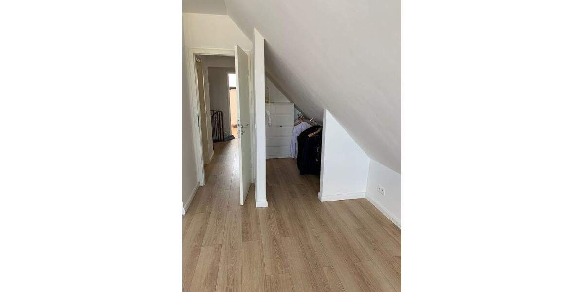 Etagenwohnung Moers Moers-Mitte - 3 Zimmer, 85 m&sup2;, 930&euro; | Angebot:25928256