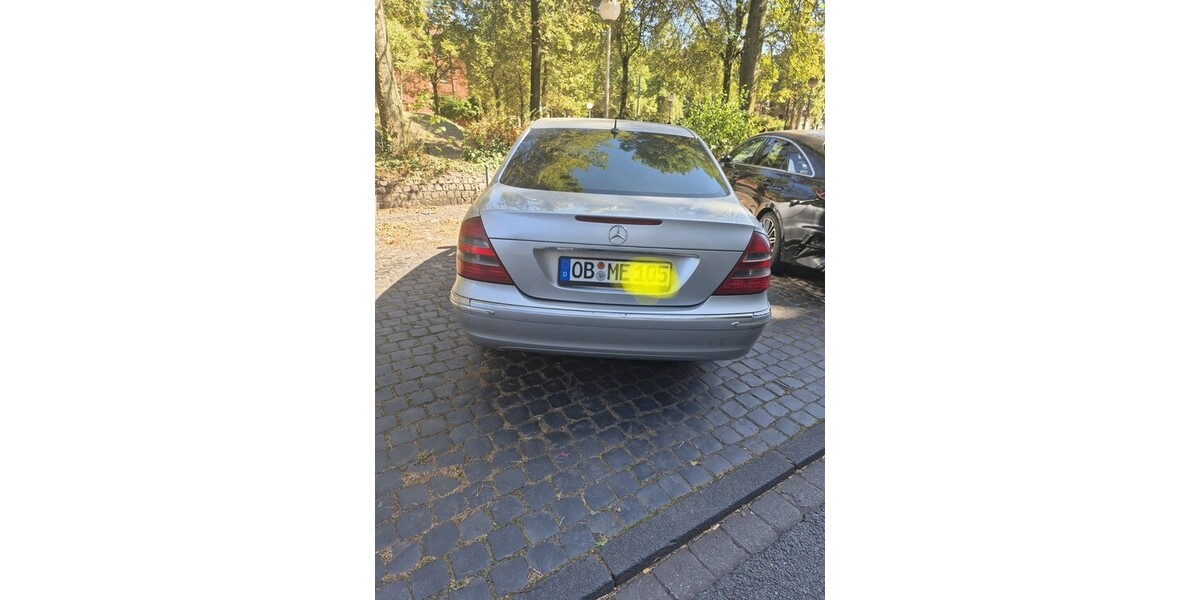 Mercedes-Benz E 270 242.000 km 4.480 &euro; Oberhausen 46045