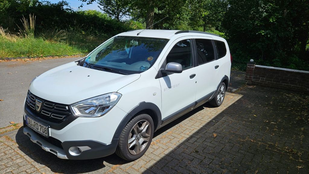Dacia Lodgy 82.000 km 8.895 &euro; Duisburg 47228