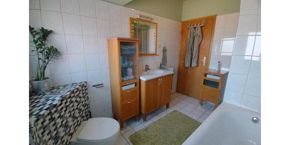 Dachgeschoßwohnung Oberhausen Osterfeld - 3.5 Zimmer, 75 m&sup2;, 165.000&euro; | Angebot:26789604