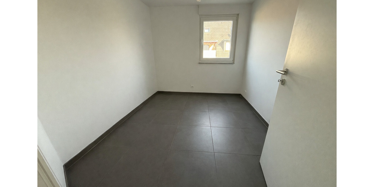 Etagenwohnung Hünxe - 4 Zimmer, 105 m&sup2;, 1.295&euro; | Angebot:25406304