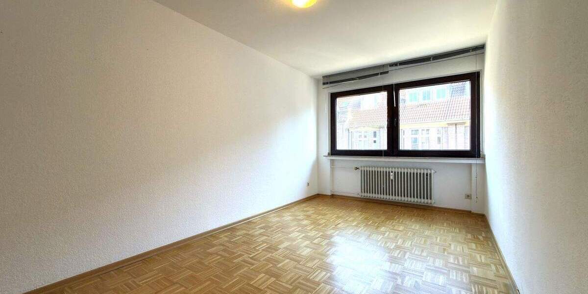 Etagenwohnung Krefeld Stadtmitte - 3 Zimmer, 75 m&sup2;, 650&euro; | Angebot:25689242