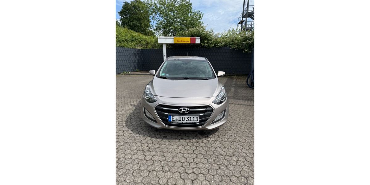 Hyundai i30 176.000 km 8.000 &euro; Essen 45277