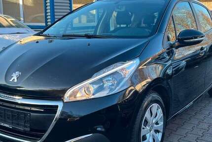 Peugeot 208 88.000 km 7.399 &euro; Essen 45356
