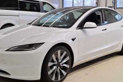 Tesla Model 3 13.900 km 44.490 &euro; Krefeld 47800