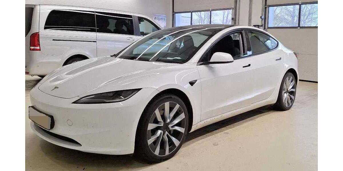 Tesla Model 3 13.900 km 44.490 &euro; Krefeld 47800