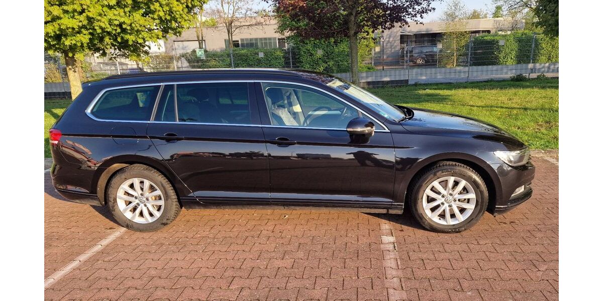 VW Passat Variant 96.000 km 16.900 &euro; Krefeld 47803