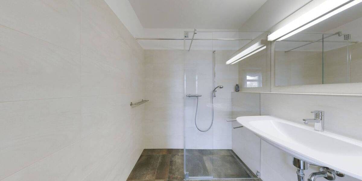 Etagenwohnung Krefeld Bockum - 2 Zimmer, 102 m&sup2;, 269.000&euro; | Angebot:26258186