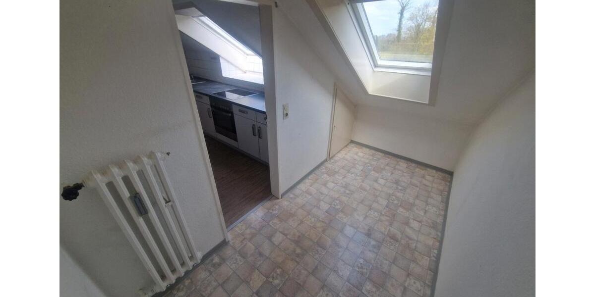 Dachgeschoßwohnung Wesel Fusternberg - 2 Zimmer, 60 m&sup2;, 670&euro; | Angebot:26024027