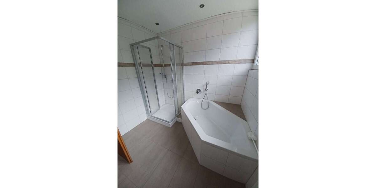 Etagenwohnung Oberhausen Schmachtendorf - 3.5 Zimmer, 96 m&sup2;, 239.000&euro; | Angebot:23647004