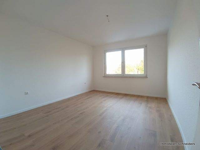 Etagenwohnung Duisburg Untermeiderich - 2 Zimmer, 61 m&sup2;, 500&euro; | Angebot:26106534